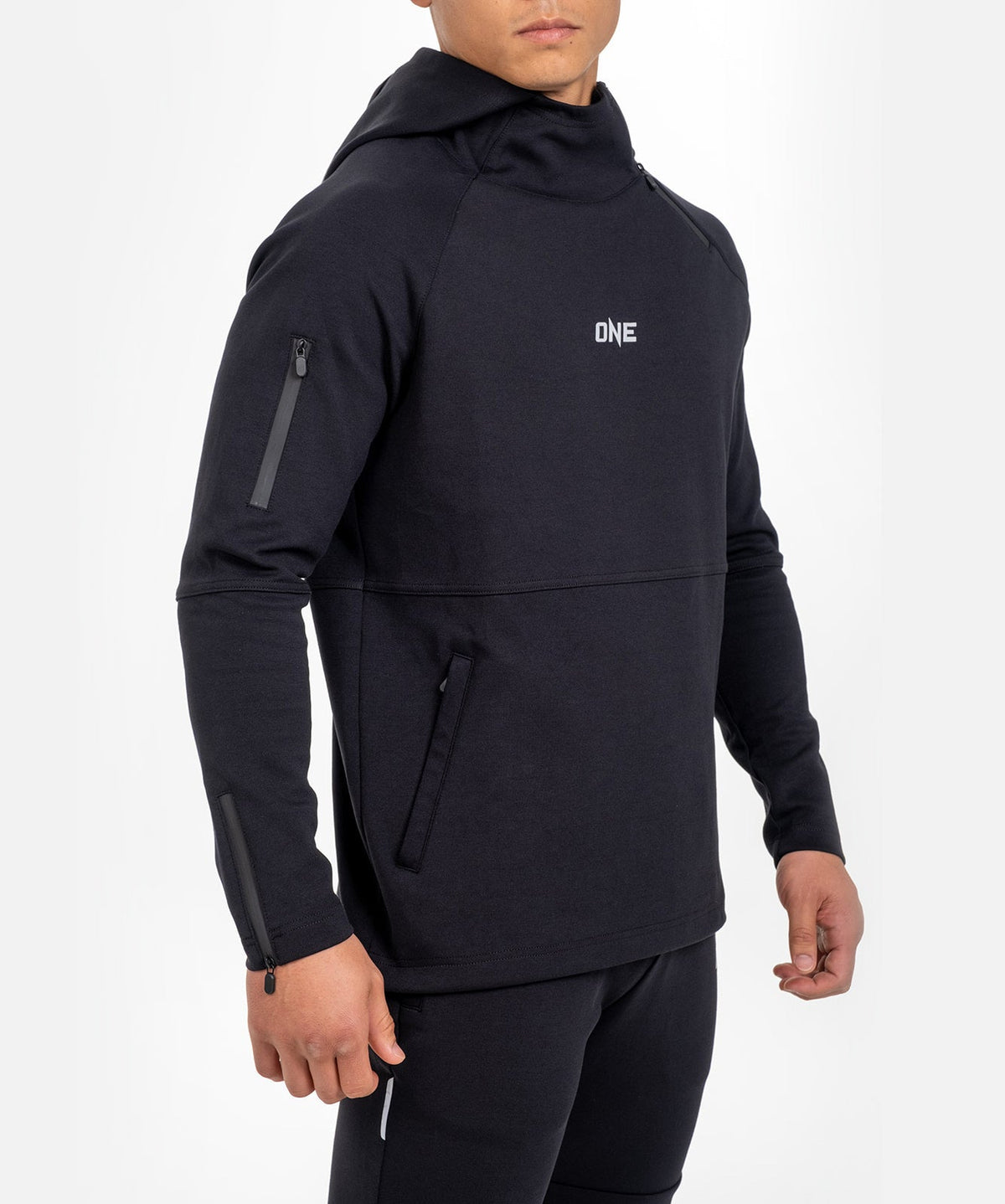 เสื้อฮู้ด Elite (สีดำ)