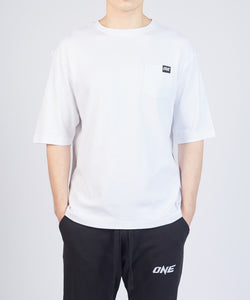 เสื้อยืด ONE Oversized Pocket (สีขาว)