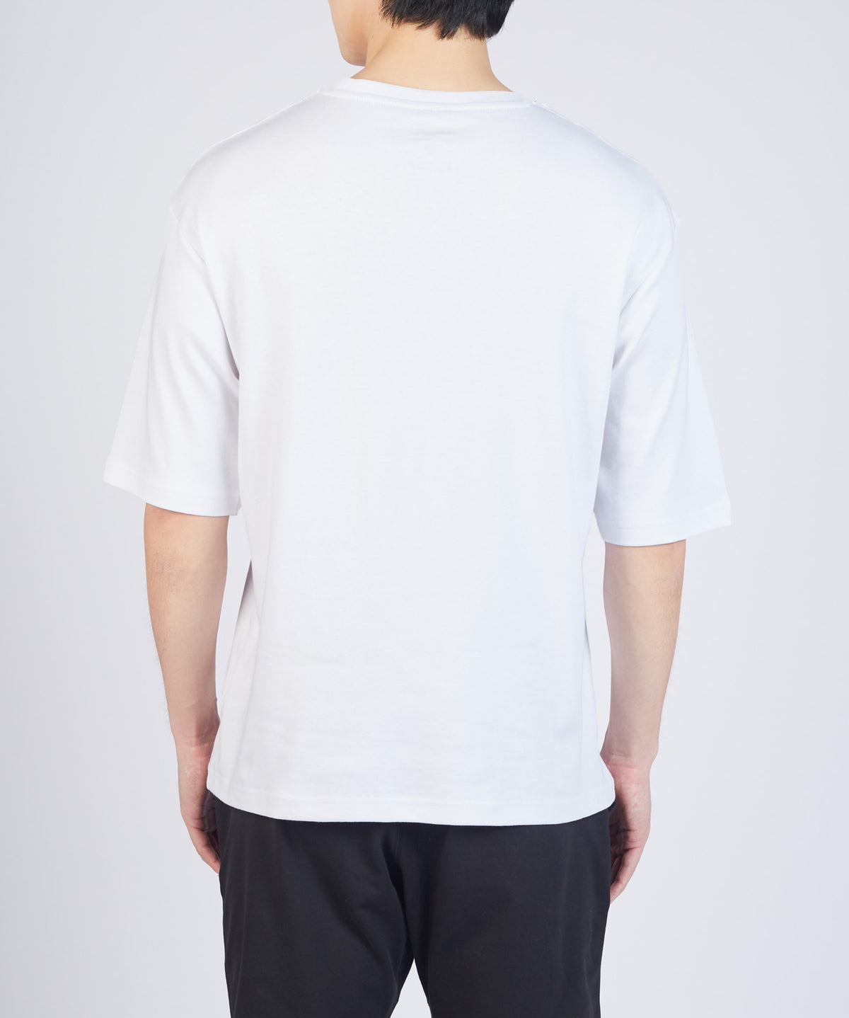 เสื้อยืด ONE Oversized Pocket (สีขาว)