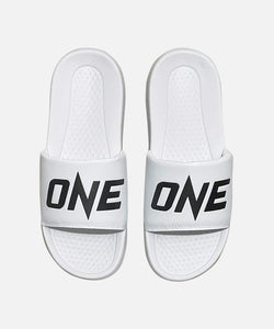 รองเท้าแตะ ONE Logo Slides (สีขาว)