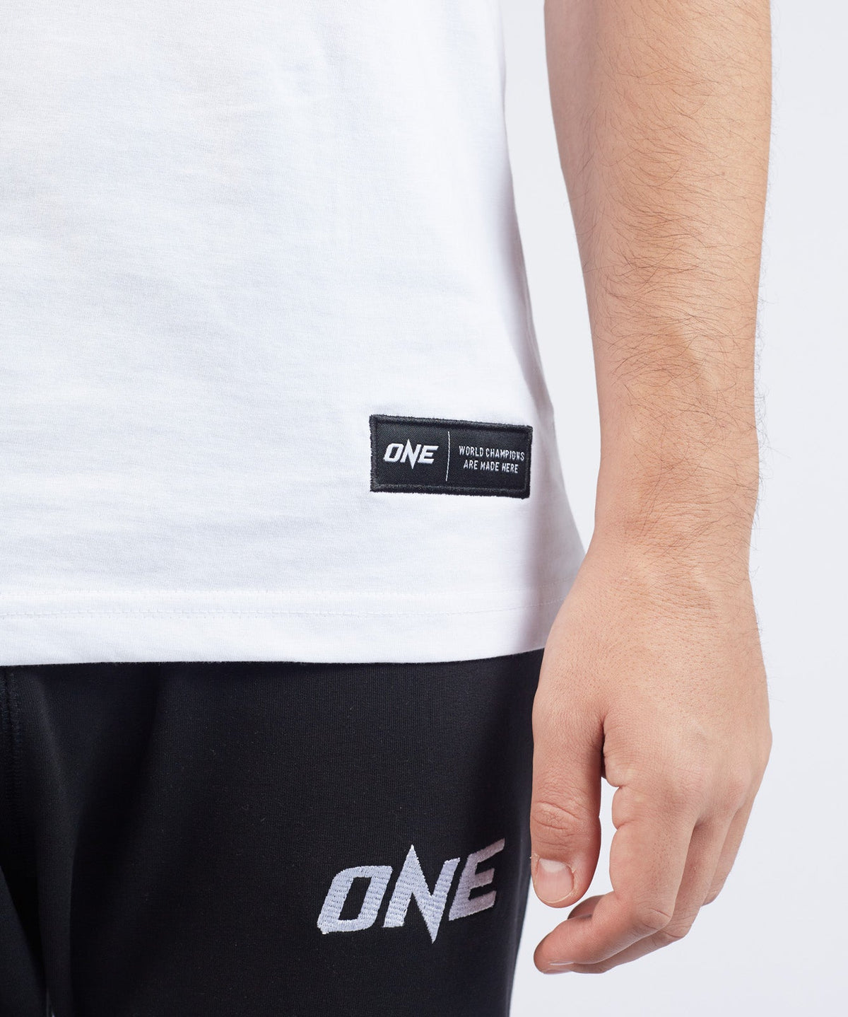 เสื้อยืด The Choke Dealer