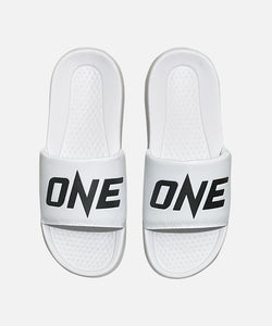 รองเท้าแตะ ONE Logo Slides (สีขาว)